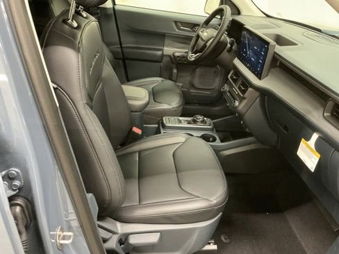 New 2026 Ford Maverick Lariat w/ Black Appearance Package image 21