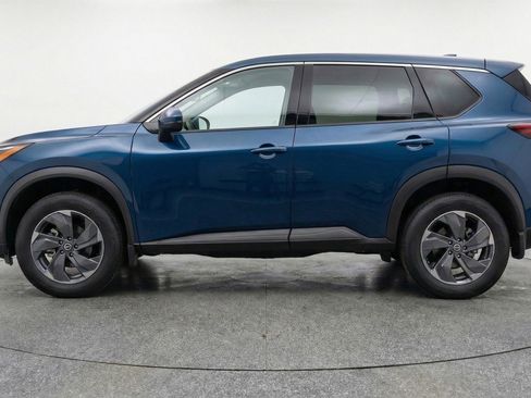 Used 2025 Nissan Rogue SV image 5