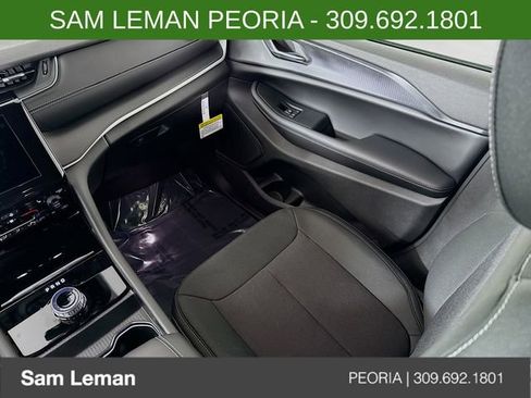 New 2025 Jeep Grand Cherokee Laredo w/ Luxury Tech Group I image 22