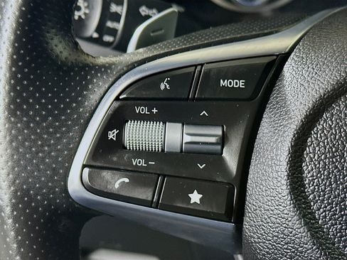 Used 2023 Genesis G70 2.0T RWD image 16