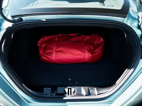 Used 2022 Ferrari Roma image 21