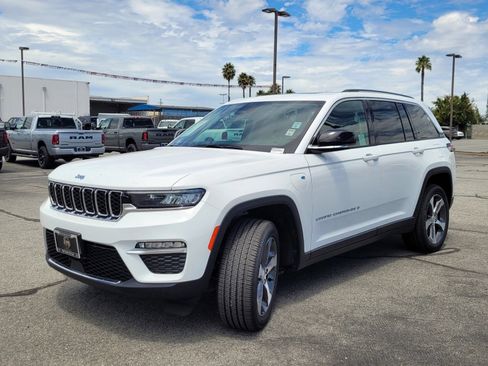 Used 2023 Jeep Grand Cherokee 4WD 4xe image 10