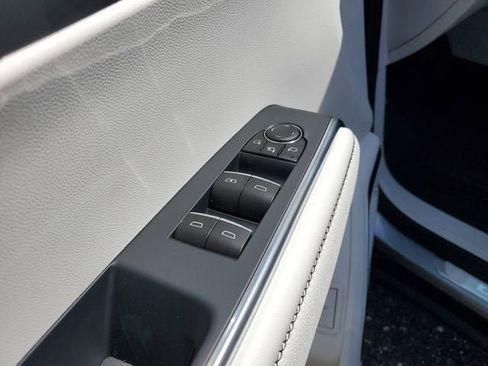 New 2026 GMC Acadia Denali w/ Super Cruise Package FWD image 18