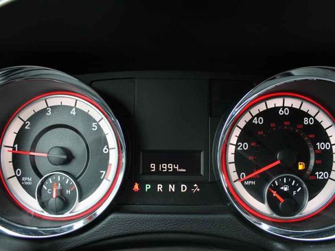 Used 2017 Dodge Grand Caravan SXT w/ Driver Convenience Group image 14