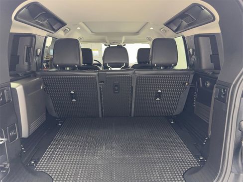 Used 2020 Land Rover Defender 110 SE image 78