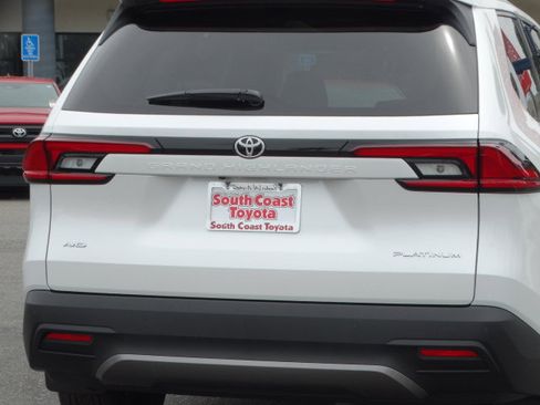 New 2026 Toyota Grand Highlander Platinum AWD/4WD image 7
