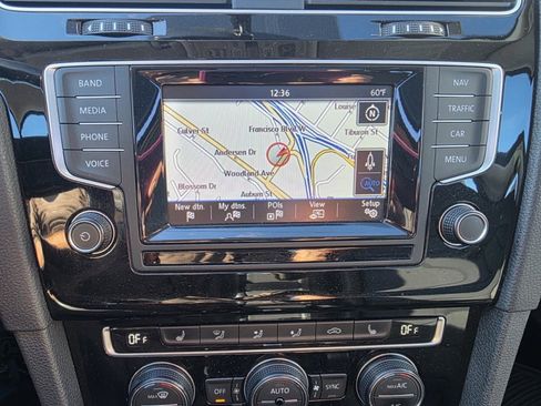 Used 2015 Volkswagen Golf SEL image 23