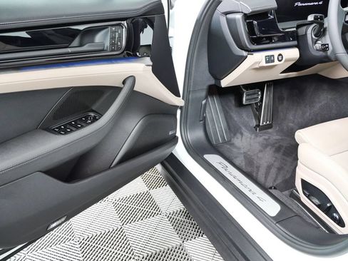 Certified 2026 Porsche Panamera 4 AWD/4WD image 8