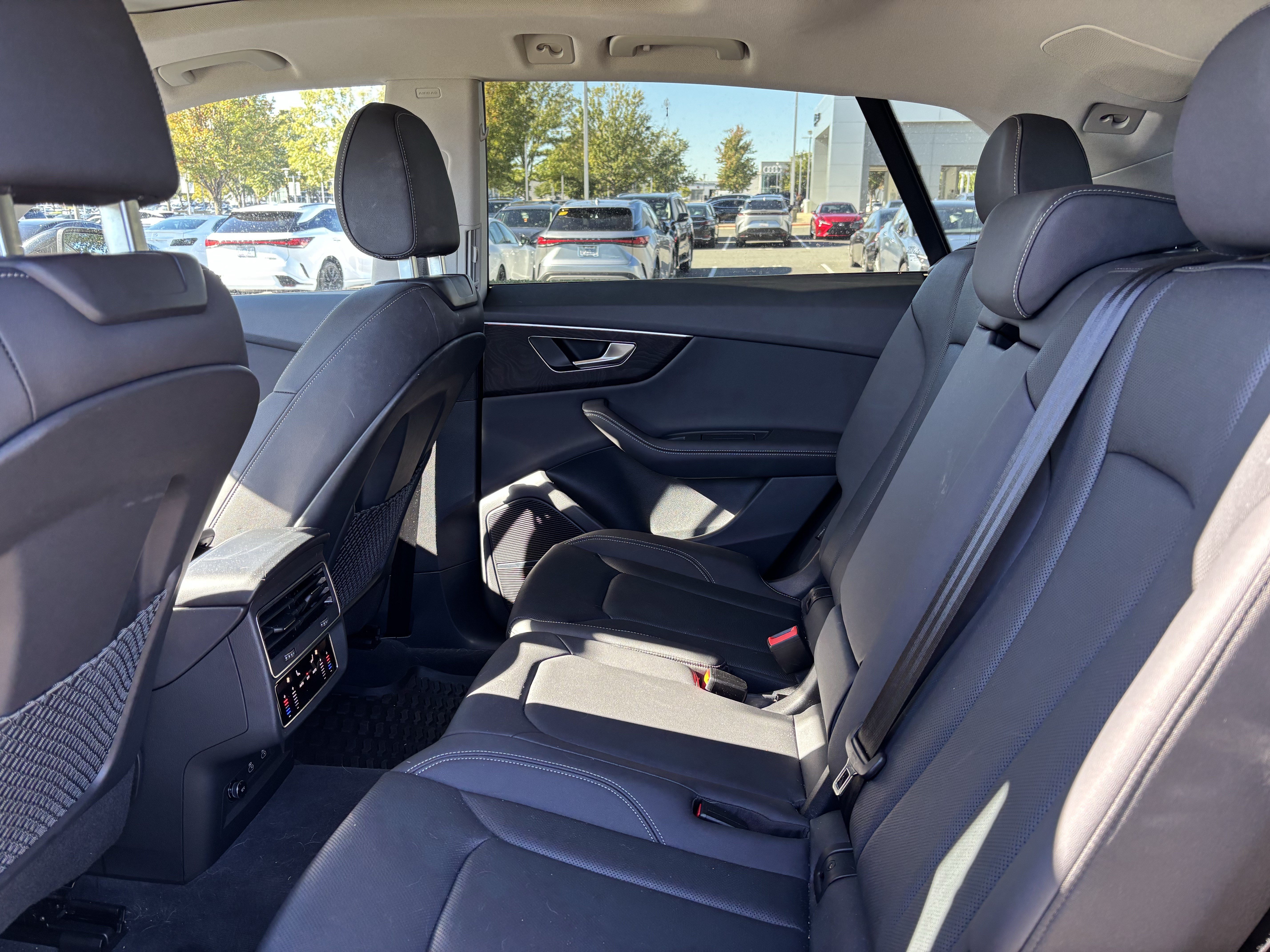 Used 2023 Audi Q8 Premium Plus w/ Premium Plus Package AWD/4WD image 19