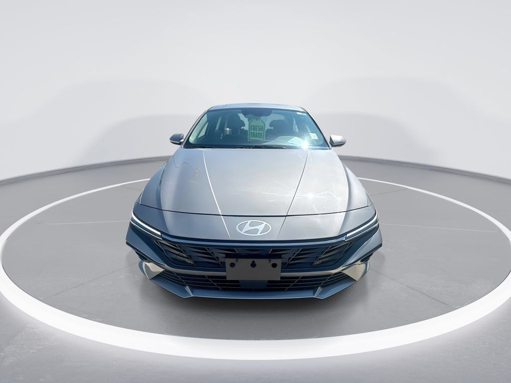 Used 2024 Hyundai Elantra SEL w/ Convenience Package FWD image 3