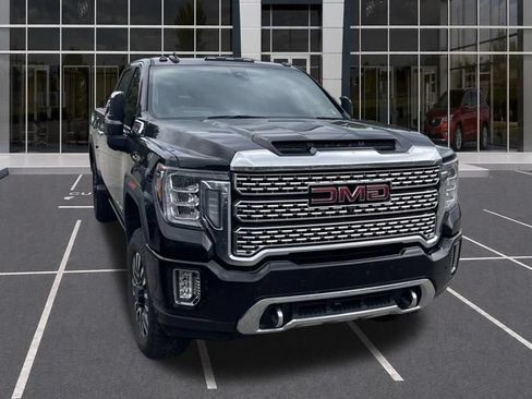 Used 2021 GMC Sierra 2500 Denali w/ Denali Black Diamond Edition AWD/4WD image 4