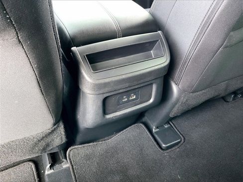 Used 2024 Nissan Pathfinder S image 26