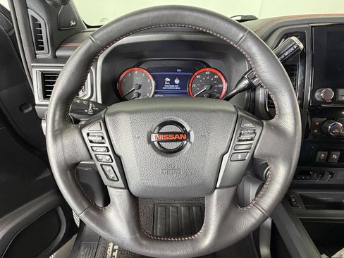 Used 2021 Nissan Titan PRO-4X w/ Pro-4x Convenience Package image 9