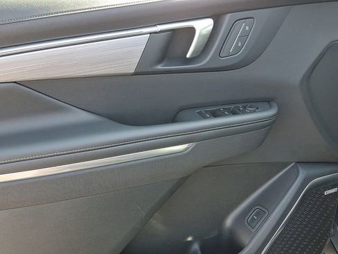 Used 2025 Buick Enclave Preferred image 16