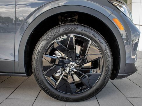 New 2025 Volkswagen ID.4 Pro S Plus image 22