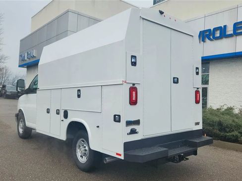New 2025 Chevrolet Express 3500 w/ Power Convenience Package RWD image 7