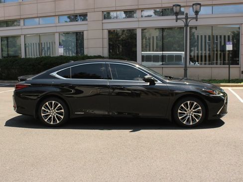 Used 2019 Lexus ES 300h w/ Premium Package FWD image 6