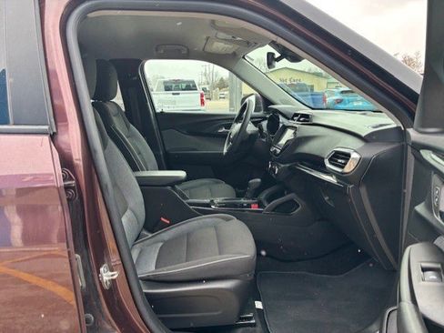 Used 2023 Chevrolet TrailBlazer LT w/ Convenience Package image 6