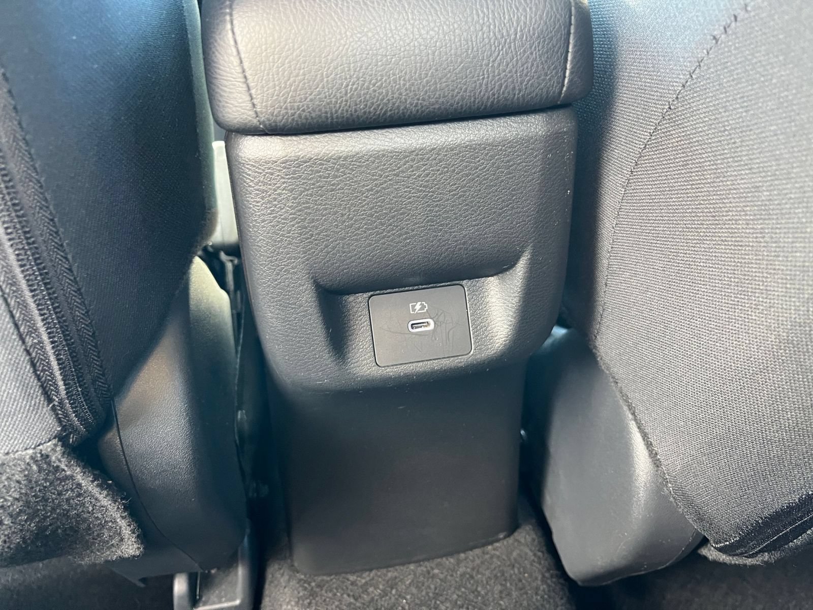 Used 2025 Nissan Versa SV FWD image 22