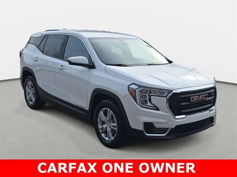 Used 2024 GMC Terrain SLE image 3