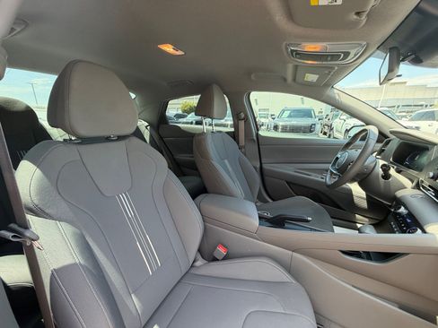 Certified 2025 Hyundai Elantra Sport FWD image 20
