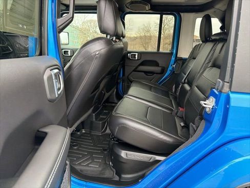 Used 2023 Jeep Wrangler Sahara w/ Cold Weather Group image 14