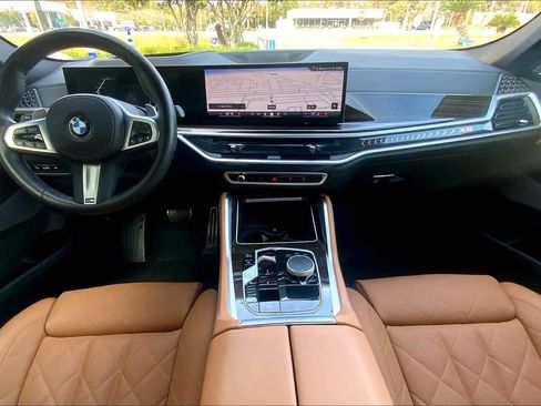 Certified 2025 BMW X6 xDrive40i image 15