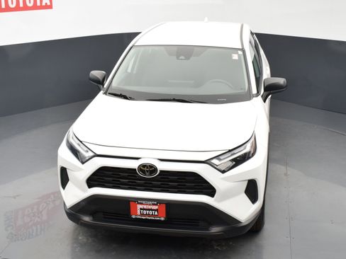 Used 2024 Toyota RAV4 LE image 22