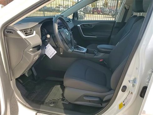 Used 2025 Toyota RAV4 LE image 11
