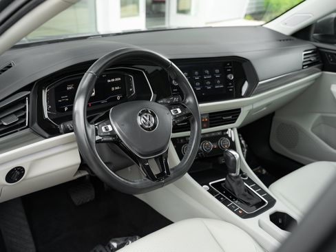 Used 2019 Volkswagen Jetta SEL FWD image 10