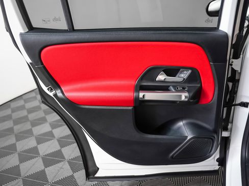 Certified 2022 Mercedes-Benz GLB 250 4MATIC w/ AMG Line image 24