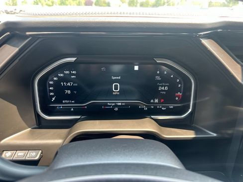 Used 2023 GMC Sierra 1500 AT4 w/ Technology Package AWD/4WD image 2