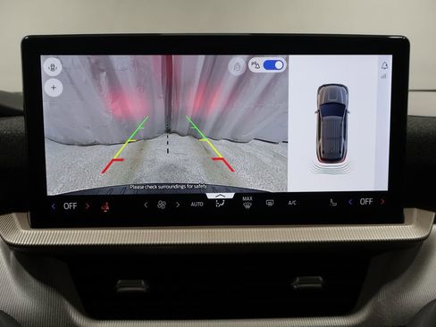 Used 2025 Ford Explorer Active image 28