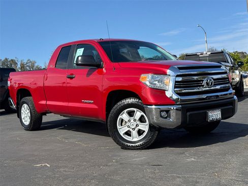Used 2017 Toyota Tundra SR5 w/ SR5 Upgrade Package RWD image 2