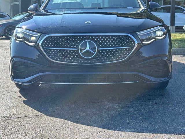 New 2027 Mercedes-Benz E 350 4MATIC Sedan image 2
