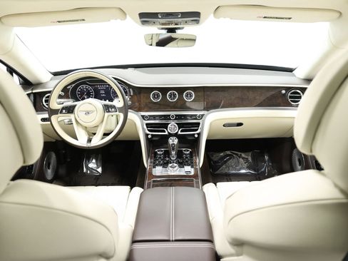 Used 2020 Bentley Flying Spur W12 image 31