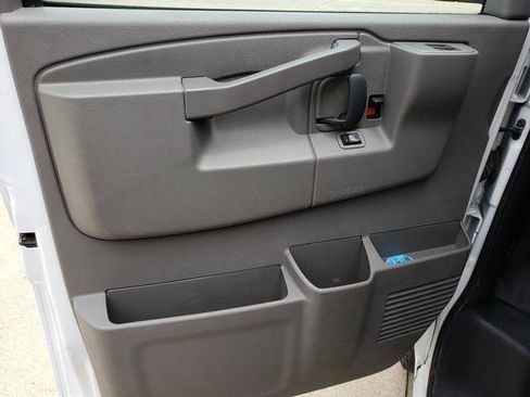 Used 2017 Chevrolet Express 2500 LS RWD image 11