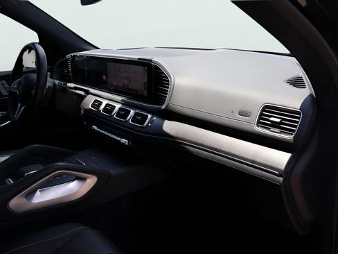 Certified 2022 Mercedes-Benz GLS 450 4MATIC image 9