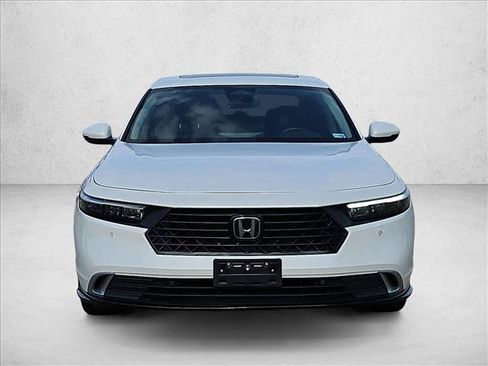 Used 2024 Honda Accord Touring image 2