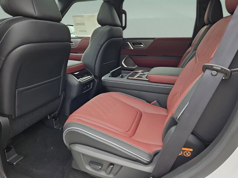 New 2026 INFINITI QX80 Autograph w/ Premium Cargo Package AWD/4WD image 17