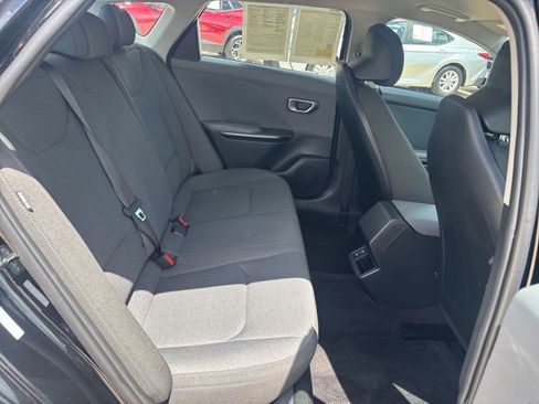 Used 2025 Kia K4 LXS image 24