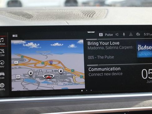 Used 2022 BMW X7 xDrive40i w/ Premium Package AWD/4WD image 5