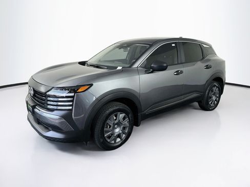 Used 2025 Nissan Kicks S FWD image 3
