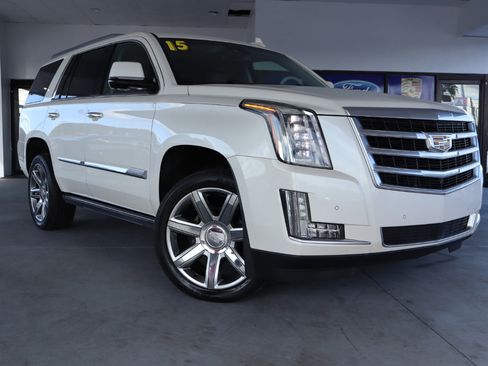 Used 2015 Cadillac Escalade Premium image 3