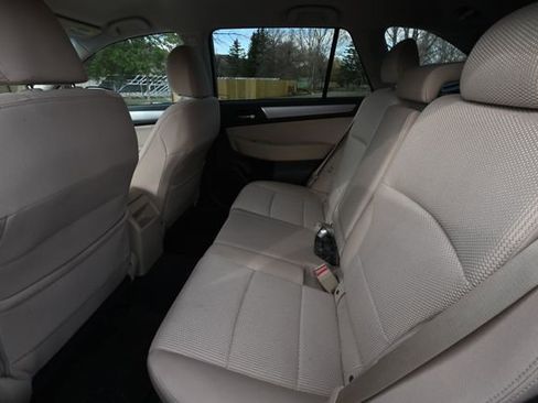 Used 2017 Subaru Outback 2.5i Premium image 9