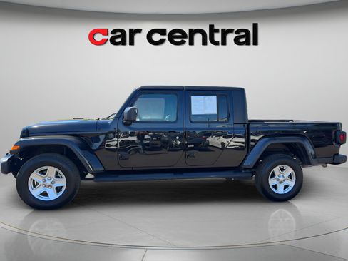 Used 2023 Jeep Gladiator Sport AWD/4WD image 2