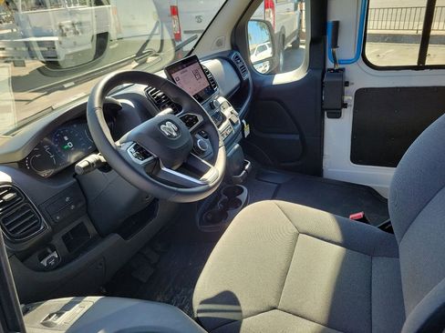 New 2024 RAM ProMaster 3500 w/ Delivery Van Package FWD image 2