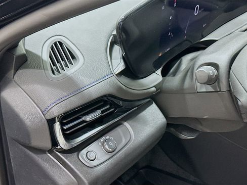 New 2026 Buick Envista Sport Touring FWD image 12