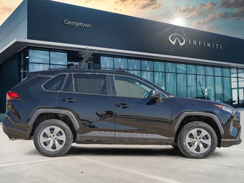 Used 2019 Toyota RAV4 LE image 4