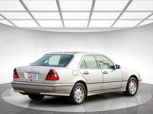 Used 2000 Mercedes-Benz C 280 Sedan image 3